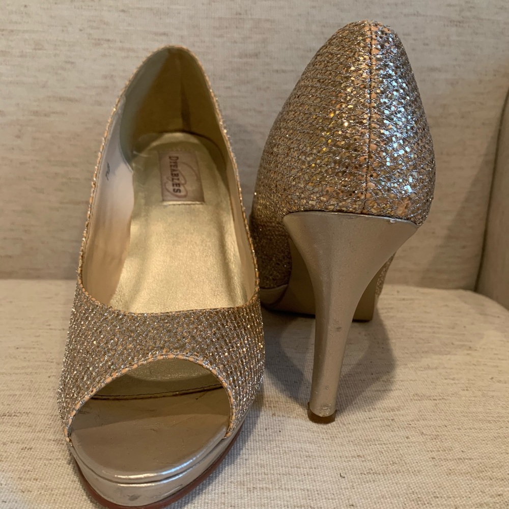 Dyeables gold heels!